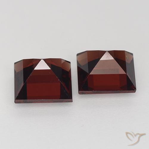 Shop natural 2.92ct Rouge foncé Grenat pyrope gems, Carré, from Madagascar at GemSelect. In stock, global shipping!