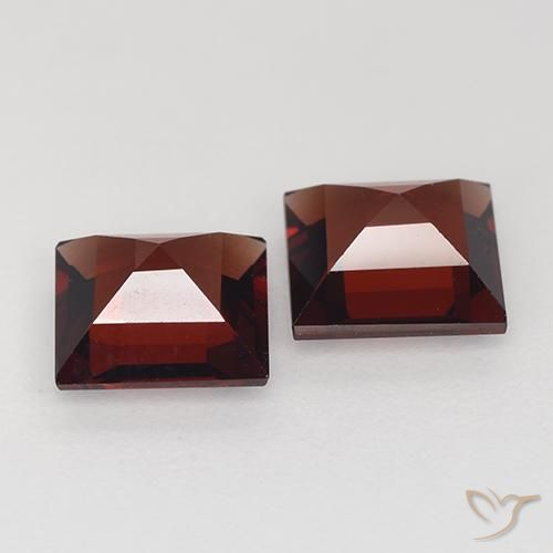 Shop natural 2.55ct Rouge foncé Grenat pyrope gems, Carré, from Madagascar at GemSelect. In stock, global shipping!