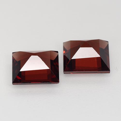 Achetez naturel 2.61ct Rouge foncé Grenat pyrope gems, Carré, En provenance Madagascar chez GemSelect. En stock, livraison internationale!