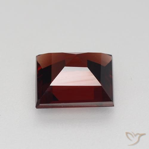 Grenat pyrope Rouge sang profond naturelle Carré, 1.98 ct, VVS-VS