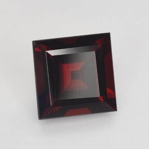 Grenat pyrope Rouge noirâtre naturelle Carré, 2.63 ct, VVS-VS