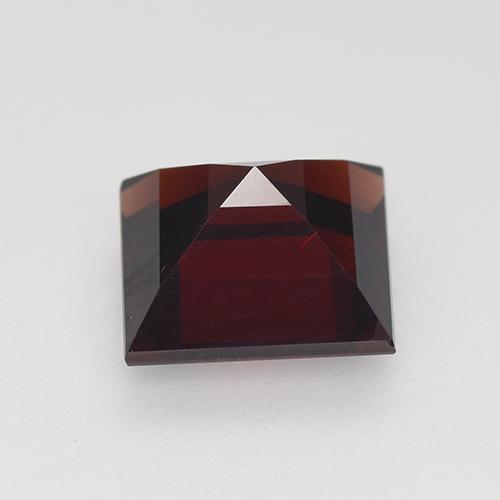 Grenat pyrope Rouge noirâtre naturelle Carré, 2.63 ct, VVS-VS