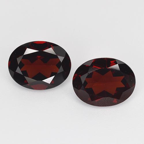 Shop natural 4.15ct Rouge noirâtre Grenat pyrope gems, ovale, from Mozambique at GemSelect. In stock, global shipping!