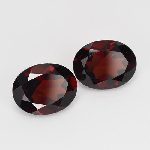 Shop natural 4.15ct Rouge noirâtre Grenat pyrope gems, ovale, from Mozambique at GemSelect. In stock, global shipping!