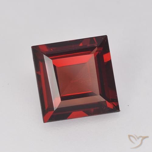 Grenat pyrope Rouge sang profond naturelle Carré, 2.03 ct, VVS-VS