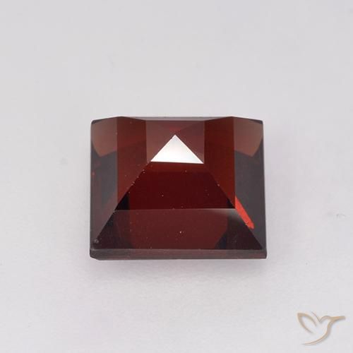 Grenat pyrope Rouge foncé naturelle Carré, 2.09 ct, VS