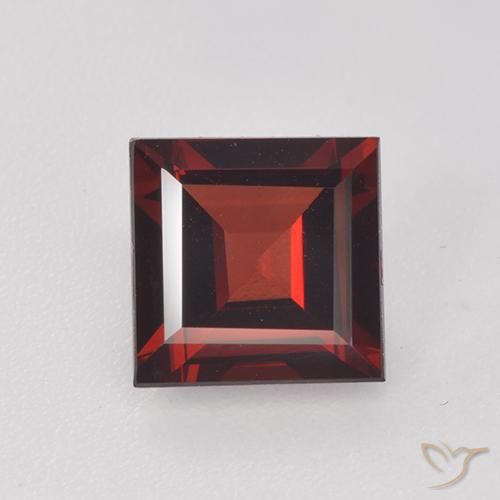1.87ct Naturel Rouge foncé Grenat pyrope, Carré, VVS-VS