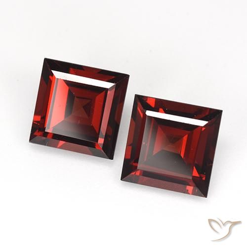 Shop natural 4.17ct Rouge foncé Grenat pyrope gems, Carré, from Mozambique at GemSelect. In stock, global shipping!