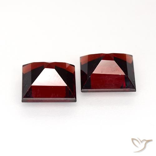 Shop natural 4.17ct Rouge foncé Grenat pyrope gems, Carré, from Mozambique at GemSelect. In stock, global shipping!