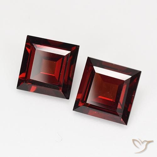 Shop natural 3.91ct Rouge foncé Grenat pyrope gems, Carré, from Mozambique at GemSelect. In stock, global shipping!