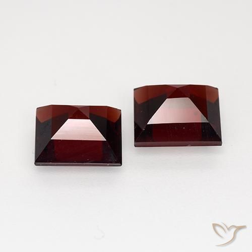 Shop natural 3.91ct Rouge foncé Grenat pyrope gems, Carré, from Mozambique at GemSelect. In stock, global shipping!