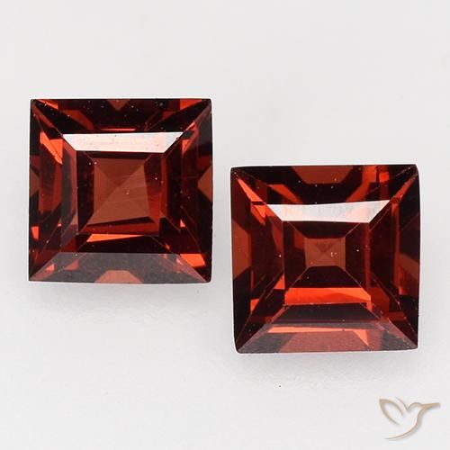 0.94ctw Naturel Rouge foncé Grenat pyrope, Carré, VVS-VS