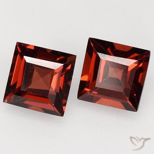 Shop natural 0.94ct Rouge foncé Grenat pyrope gems, Carré, from Mozambique at GemSelect. In stock, global shipping!