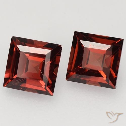 Shop natural 0.95ct Rouge écarlate profond Grenat pyrope gems, Carré, from Mozambique at GemSelect. In stock, global shipping!