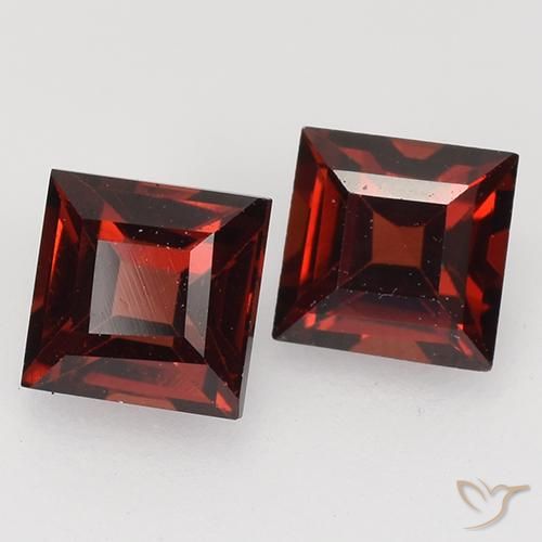 Shop natural 0.97ct Rouge foncé Grenat pyrope gems, Carré, from Mozambique at GemSelect. In stock, global shipping!