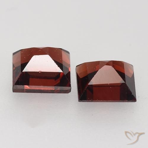 Shop natural 0.97ct Rouge foncé Grenat pyrope gems, Carré, from Mozambique at GemSelect. In stock, global shipping!