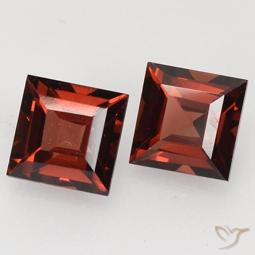 Shop natural 1.00ct Rouge foncé Grenat pyrope gems, Carré, from Mozambique at GemSelect. In stock, global shipping!