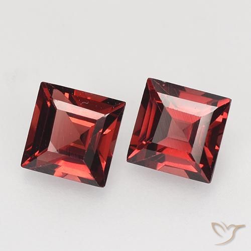 Shop natural 1.00ct Rouge foncé Grenat pyrope gems, Carré, from Mozambique at GemSelect. In stock, global shipping!