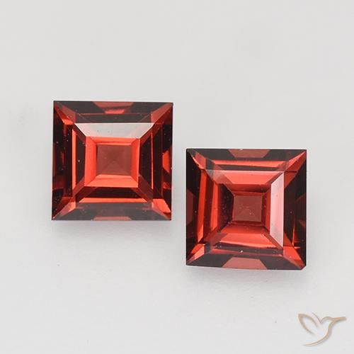 0.92ctw Naturel Rouge écarlate profond Grenat pyrope, Carré, VVS-VS