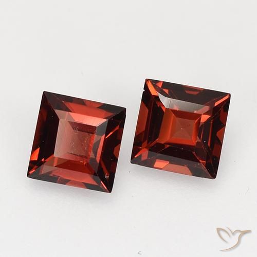 Shop natural 0.92ct Rouge foncé Grenat pyrope gems, Carré, from Mozambique at GemSelect. In stock, global shipping!