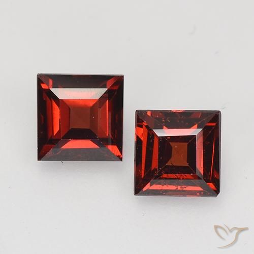 0.99ctw Naturel Rouge sang profond Grenat pyrope, Carré, VVS-VS