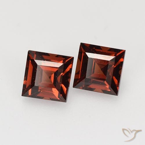 Shop natural 1.11ct Rouge merlot Grenat pyrope gems, Carré, from Mozambique at GemSelect. In stock, global shipping!