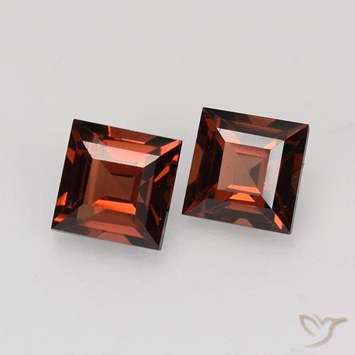 Shop natural 1.02ct Rouge merlot Grenat pyrope gems, Carré, from Mozambique at GemSelect. In stock, global shipping!