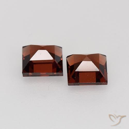 Shop natural 1.02ct Rouge merlot Grenat pyrope gems, Carré, from Mozambique at GemSelect. In stock, global shipping!