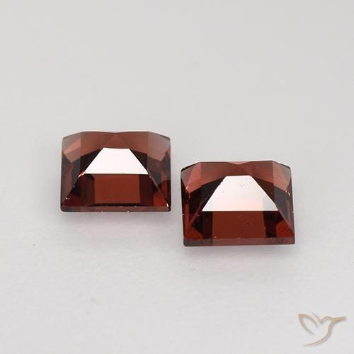 Shop natural 0.93ct Rouge foncé Grenat pyrope gems, Carré, from Mozambique at GemSelect. In stock, global shipping!