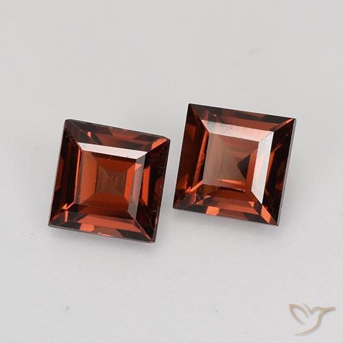 Shop natural 1.01ct Rouge merlot Grenat pyrope gems, Carré, from Mozambique at GemSelect. In stock, global shipping!