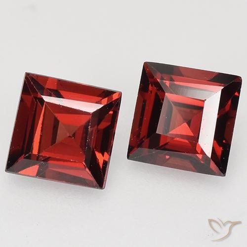 Shop natural 0.95ct Rouge foncé Grenat pyrope gems, Carré, from Mozambique at GemSelect. In stock, global shipping!