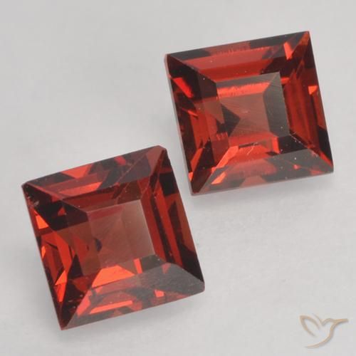 Shop natural 1.03ct Rouge Sangria Grenat pyrope gems, Carré, from Mozambique at GemSelect. In stock, global shipping!