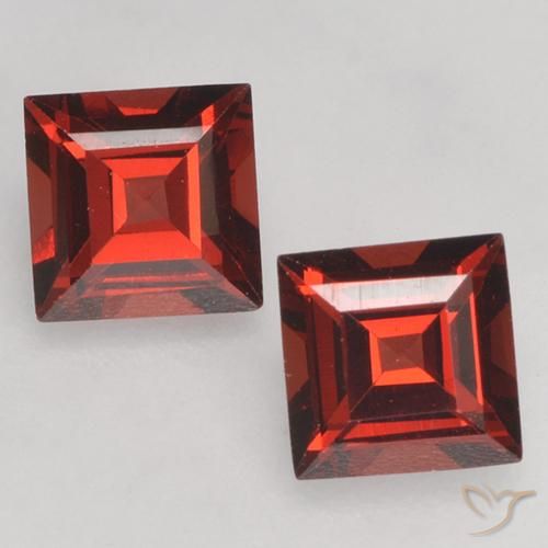 0.87ctw Naturel Rouge écarlate profond Grenat pyrope, Carré, VVS-VS
