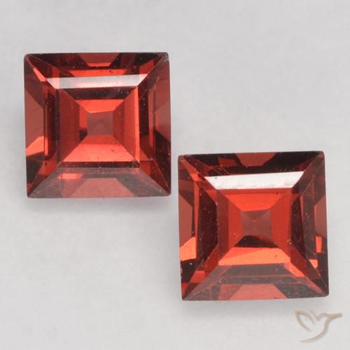 0.93ctw Naturel Rouge foncé Grenat pyrope, Carré, VVS-VS
