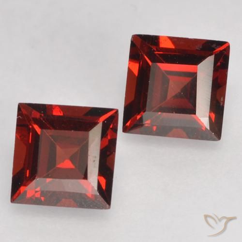 Shop natural 0.96ct Rouge foncé Grenat pyrope gems, Carré, from Mozambique at GemSelect. In stock, global shipping!