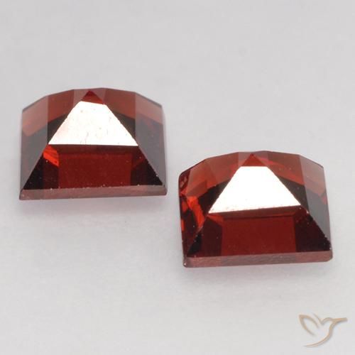 Shop natural 0.96ct Rouge foncé Grenat pyrope gems, Carré, from Mozambique at GemSelect. In stock, global shipping!