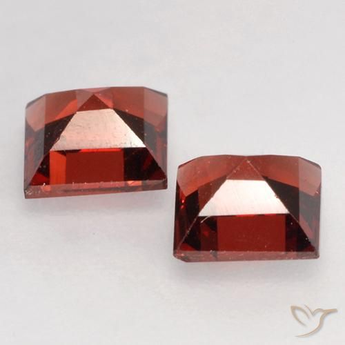 Shop natural 0.98ct Rouge écarlate Grenat pyrope gems, Carré, from Mozambique at GemSelect. In stock, global shipping!