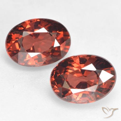 2.35ctw Naturel Rouge moyen Grenat pyrope, ovale, VVS-VS