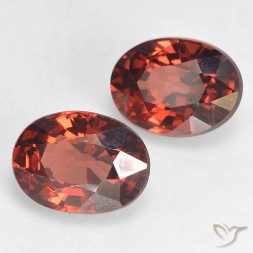 Shop natural 2.35ct Rouge moyen Grenat pyrope gems, ovale, from Mozambique at GemSelect. In stock, global shipping!