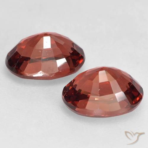 Shop natural 2.35ct Rouge moyen Grenat pyrope gems, ovale, from Mozambique at GemSelect. In stock, global shipping!