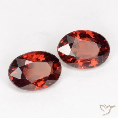 Shop natural 1.96ct Rouge groseille Grenat pyrope gems, ovale, from Mozambique at GemSelect. In stock, global shipping!