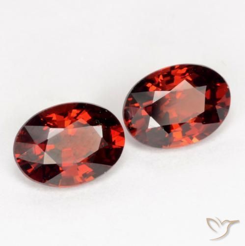 Shop natural 2.08ct Rouge foncé Grenat pyrope gems, ovale, from Mozambique at GemSelect. In stock, global shipping!