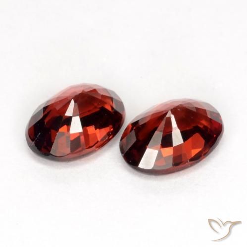 Shop natural 2.08ct Rouge foncé Grenat pyrope gems, ovale, from Mozambique at GemSelect. In stock, global shipping!