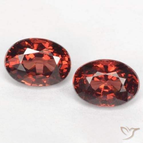 Achetez naturel 2.52ct Rouge écarlate profond Grenat pyrope gems, Coupe ovale, En provenance Mozambique chez GemSelect. En stock, livraison internationale!