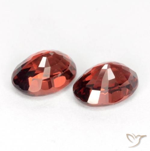 Achetez naturel 2.52ct Rouge écarlate profond Grenat pyrope gems, Coupe ovale, En provenance Mozambique chez GemSelect. En stock, livraison internationale!