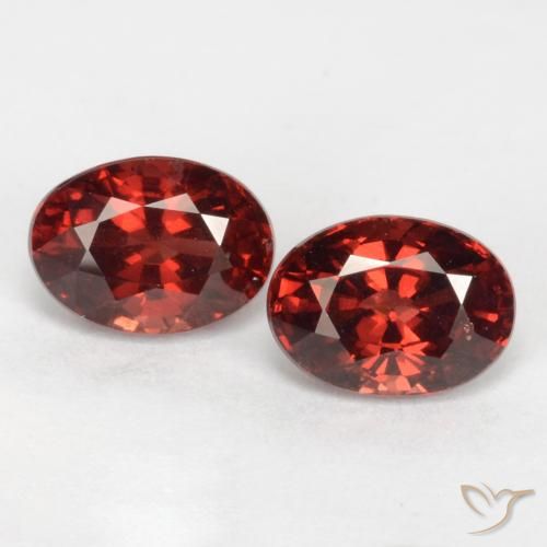 2.49ctw Naturel Rouge foncé Grenat pyrope, ovale, VS