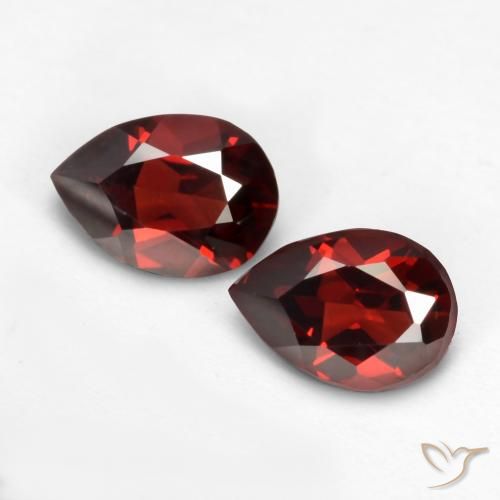 1.68ctw Naturel Rouge sang profond Grenat pyrope, En forme de poire, VVS-VS
