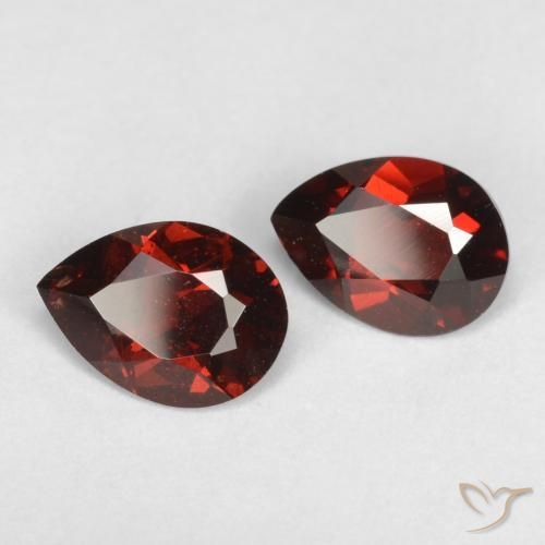 Shop natural 1.73ct Rouge foncé Grenat pyrope gems, En forme de poire, from Mozambique at GemSelect. In stock, global shipping!