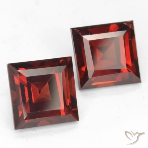 4.46ctw Naturel Rouge foncé Grenat pyrope, Carré, VVS-VS