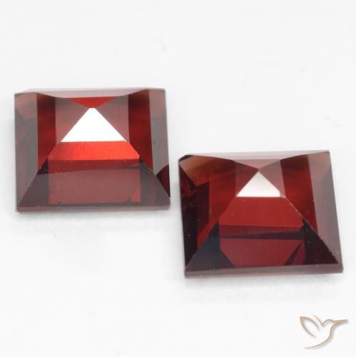 Shop natural 4.04ct Rouge groseille Grenat pyrope gems, Carré, from Inde at GemSelect. In stock, global shipping!